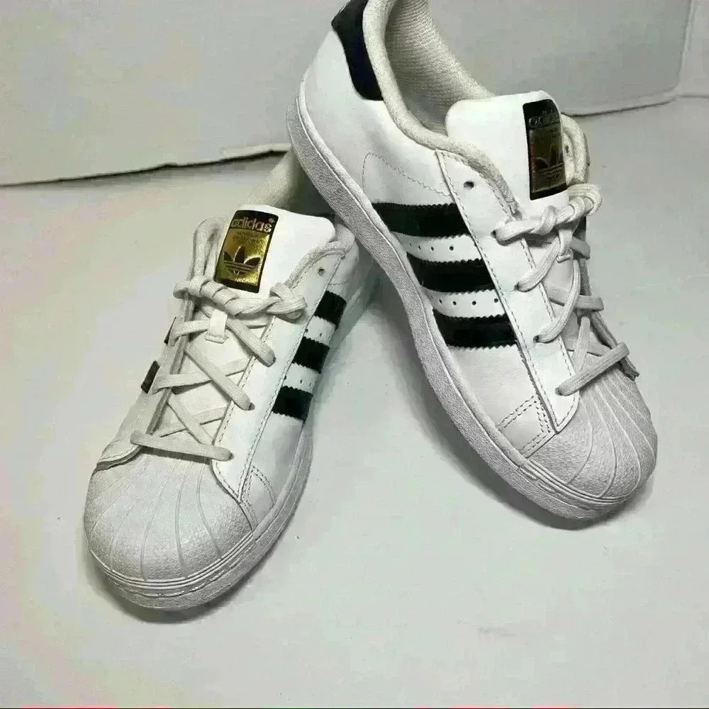 ADDIAS Unisex Kid’s Superstar White Black Stripe Sz 3 School Preppy Classic